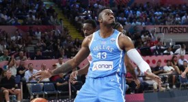 NBA交易窗口：雄鹿与火箭3换1交易传闻发酵